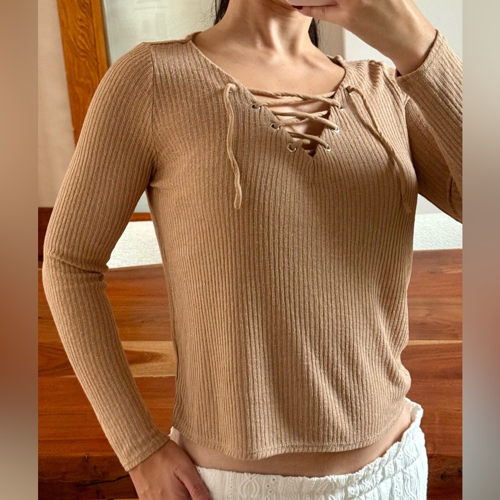 3/$25✨H&M Lace-Up Ribbed Knit Top Beige Tan Camel | Fall Top | Small
